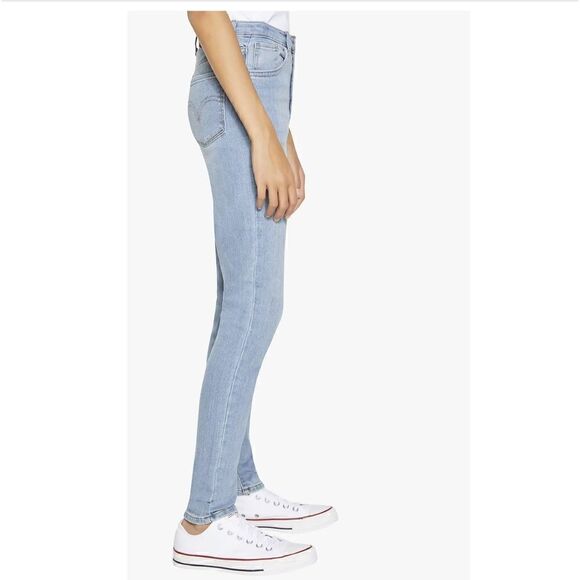 LEVI’S 720 HIGH RISE SUPER SKINNY MEDIUM WASH - Picture 2 of 9